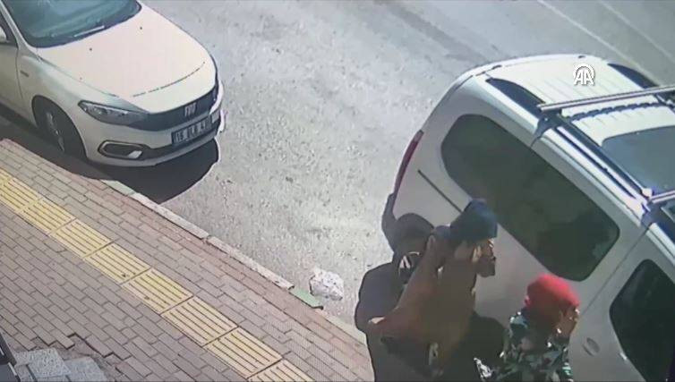 İznik Göl kıyısında piknik yaparken yakalandı! 53 suç kaydı çıktı - Resim: 13